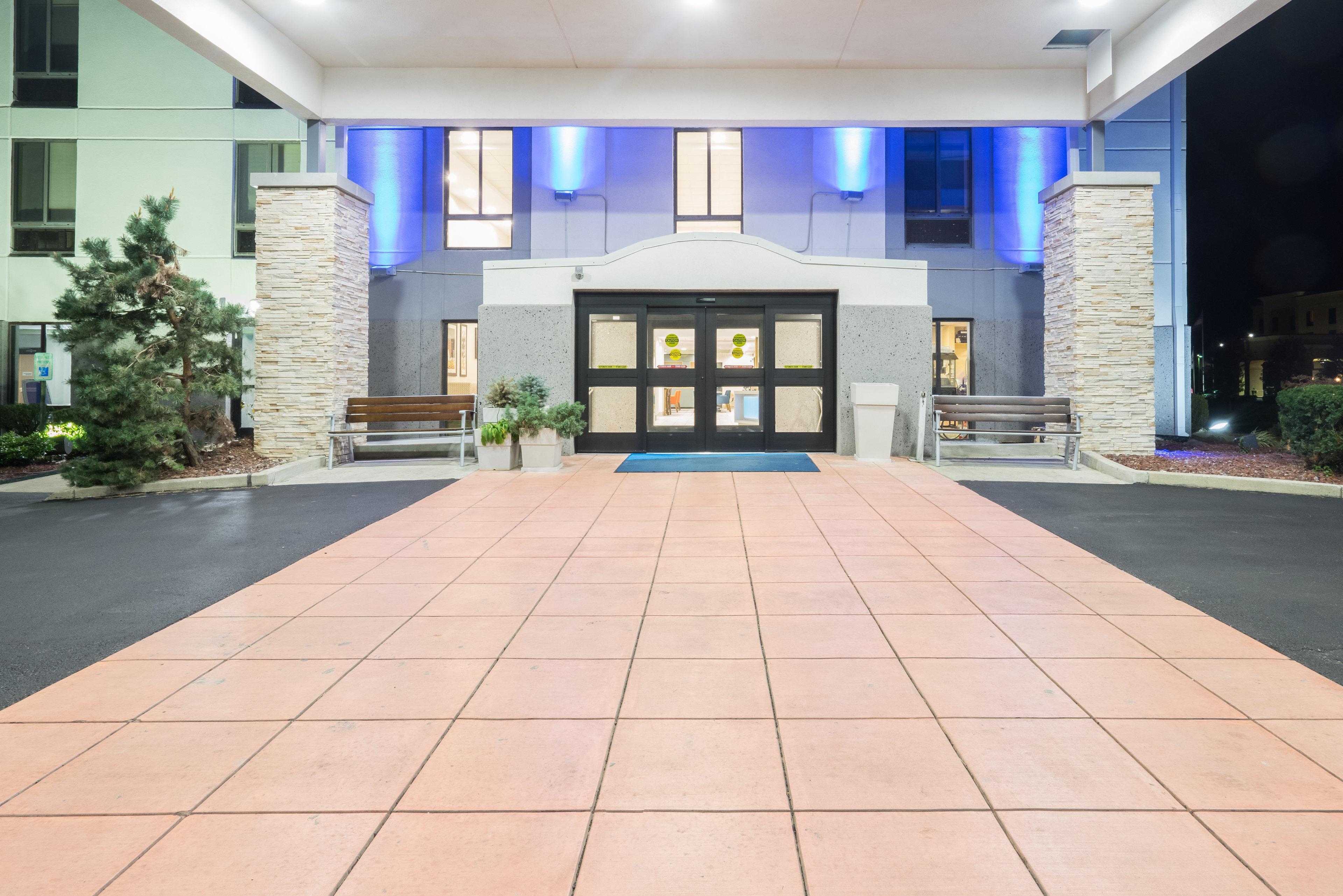 Holiday Inn Express Hotel & Suites Louisville East By Ihg Exterior photo