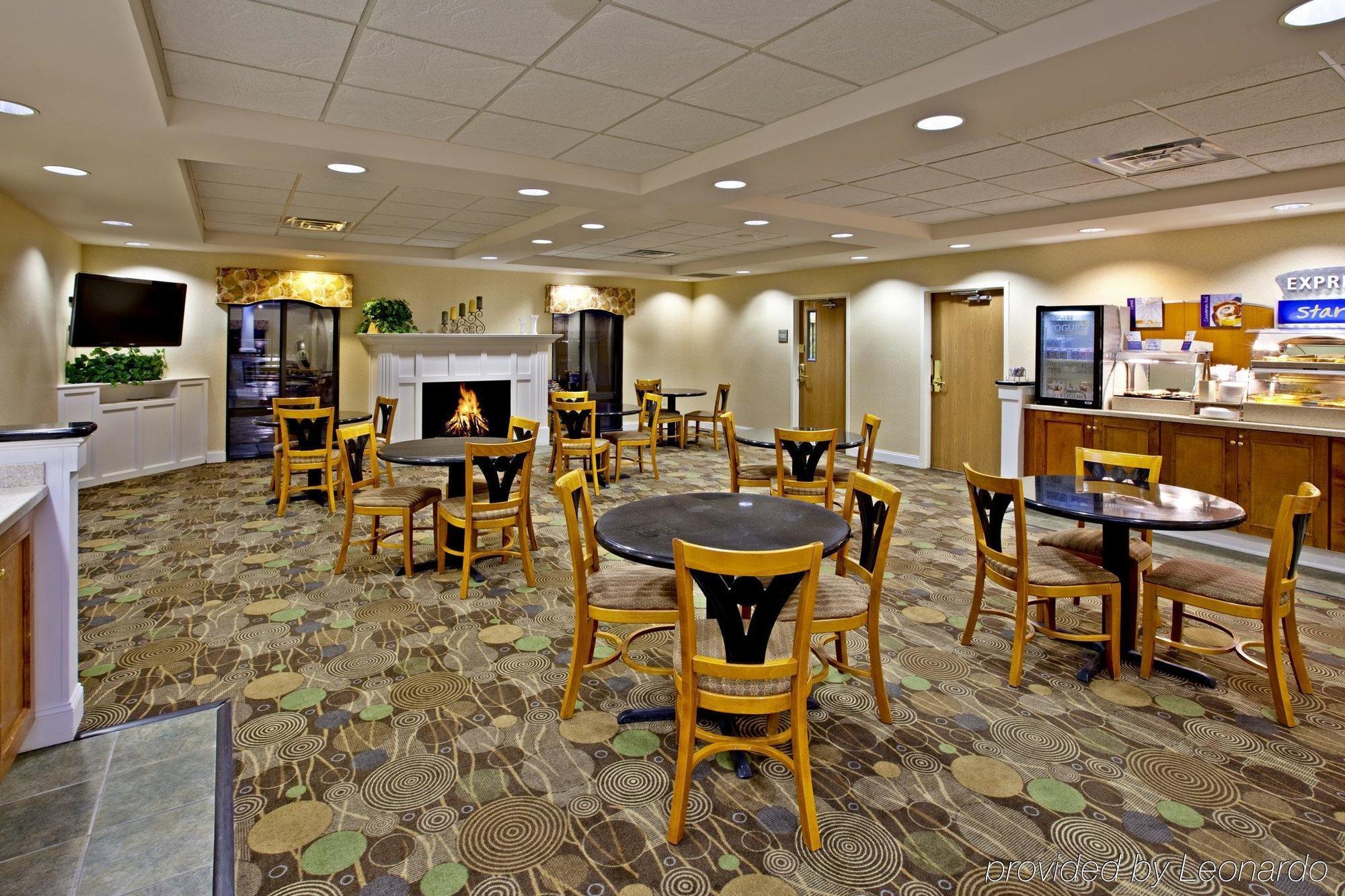 Holiday Inn Express Hotel & Suites Louisville East By Ihg Exterior photo