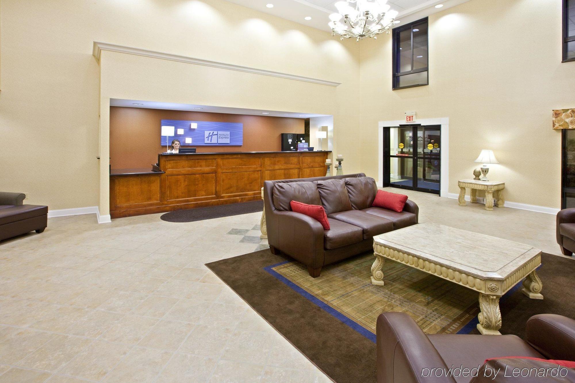 Holiday Inn Express Hotel & Suites Louisville East By Ihg Exterior photo