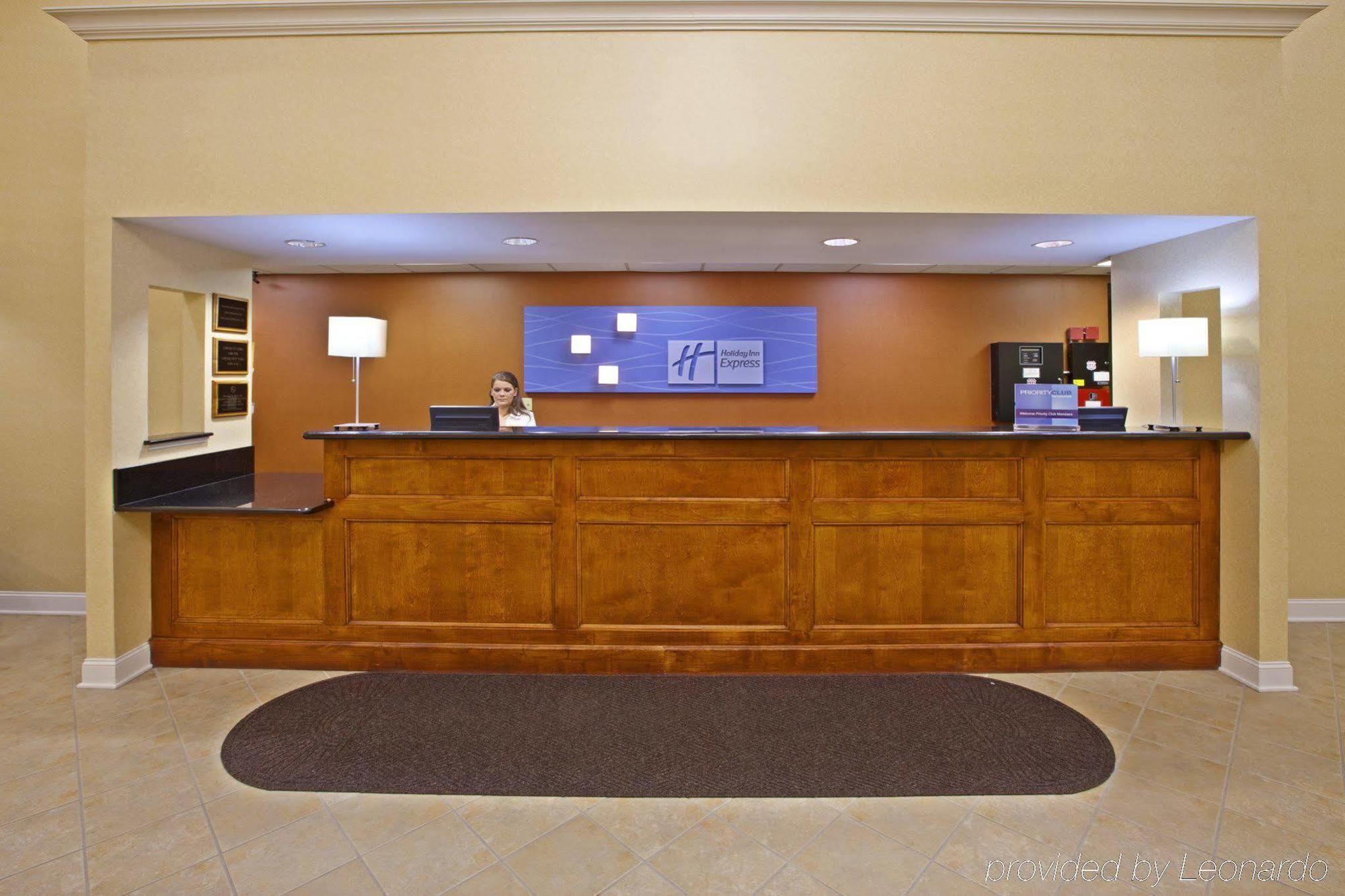 Holiday Inn Express Hotel & Suites Louisville East By Ihg Exterior photo