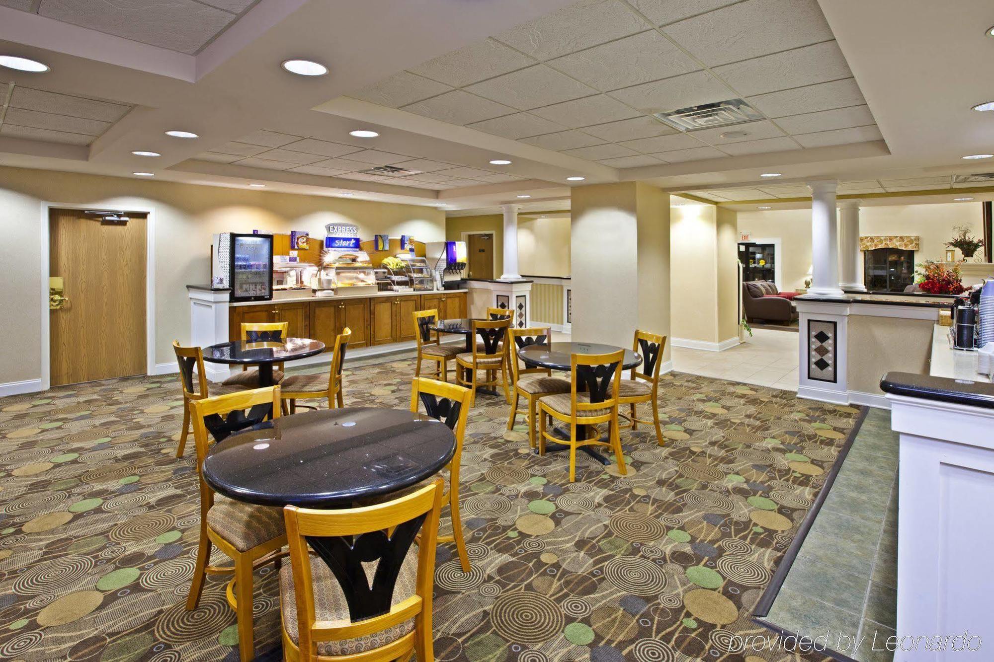 Holiday Inn Express Hotel & Suites Louisville East By Ihg Exterior photo