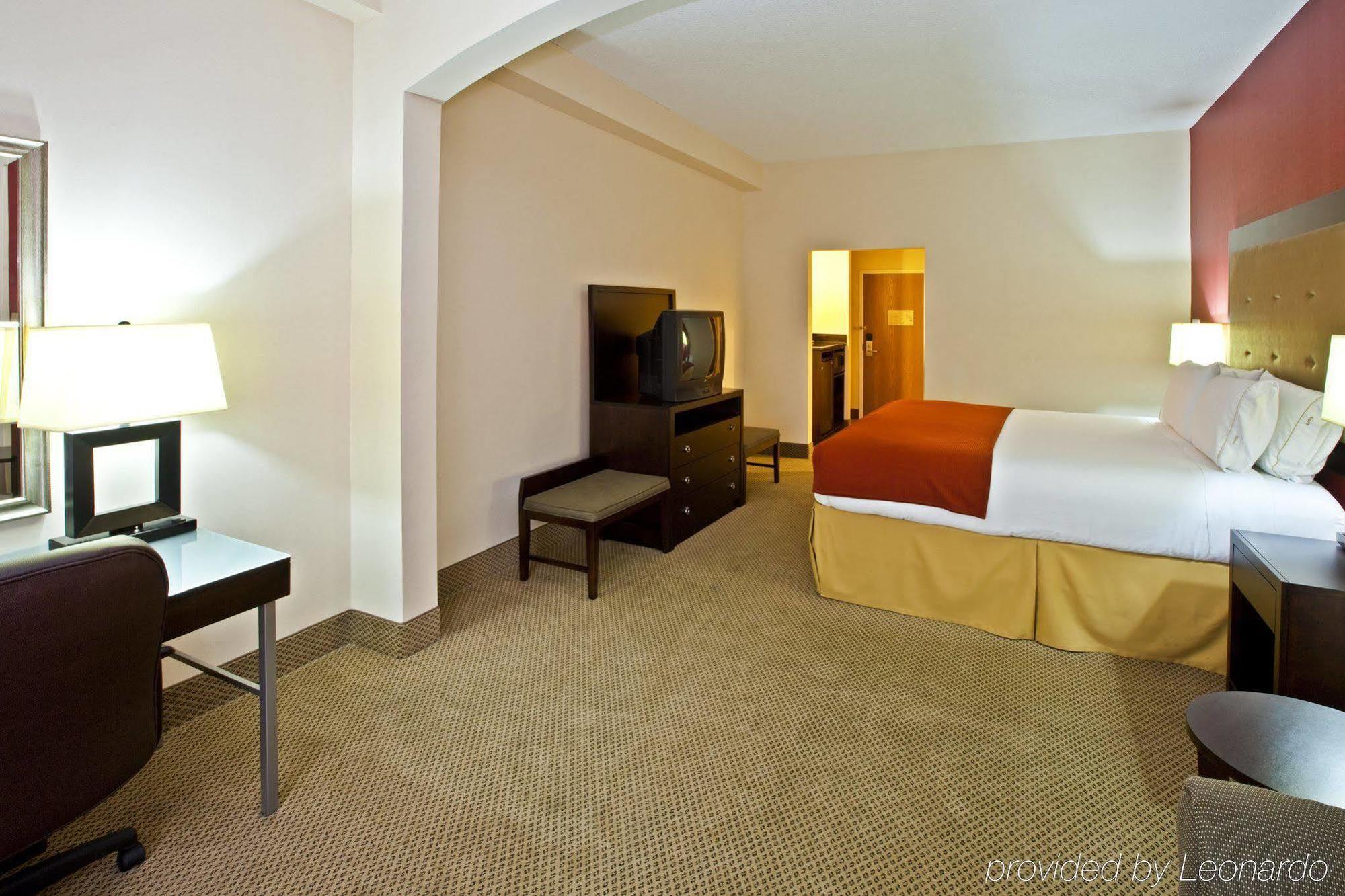 Holiday Inn Express Hotel & Suites Louisville East By Ihg Exterior photo