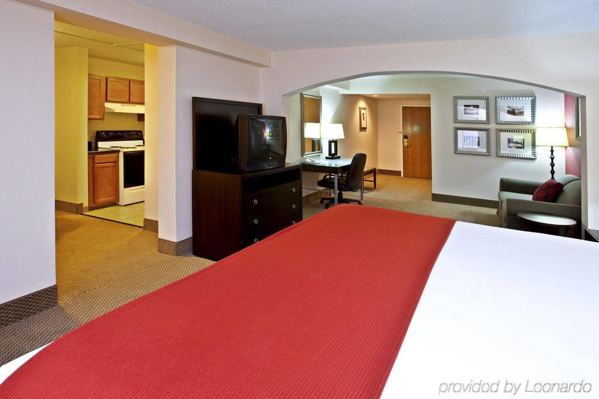 Holiday Inn Express Hotel & Suites Louisville East By Ihg Exterior photo