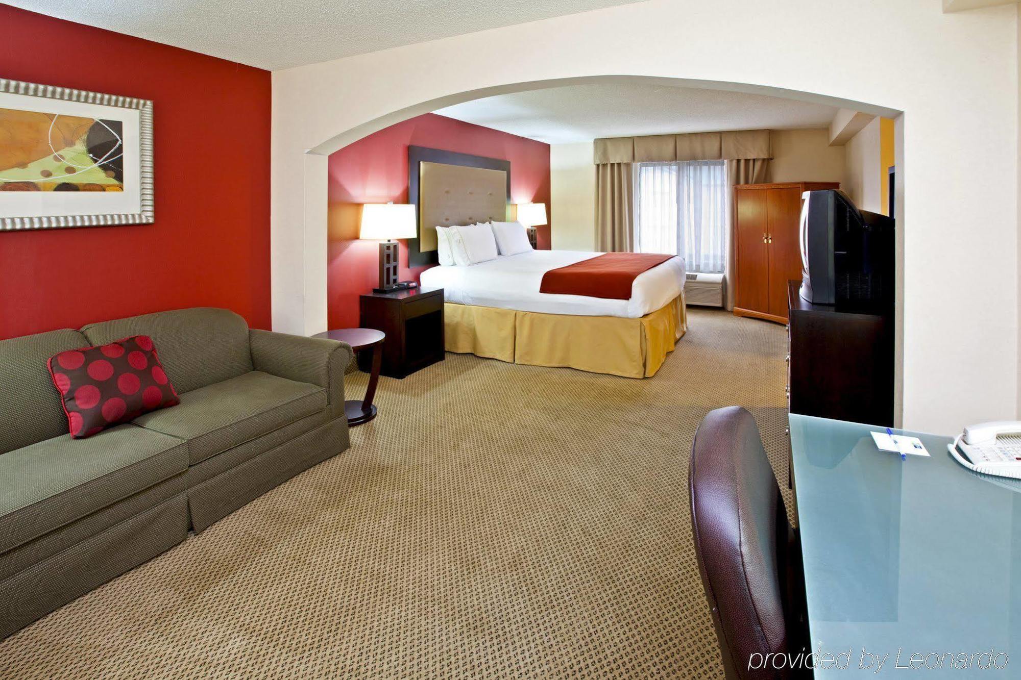 Holiday Inn Express Hotel & Suites Louisville East By Ihg Exterior photo